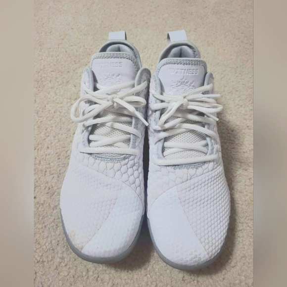LeBron Witness 3 Shoes - Picture 1 of 4